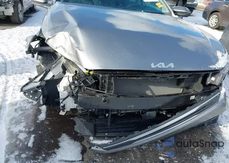 2025 Kia K4 Lxs из США, поврежденный, VIN 3KPFT4DE2SE206963